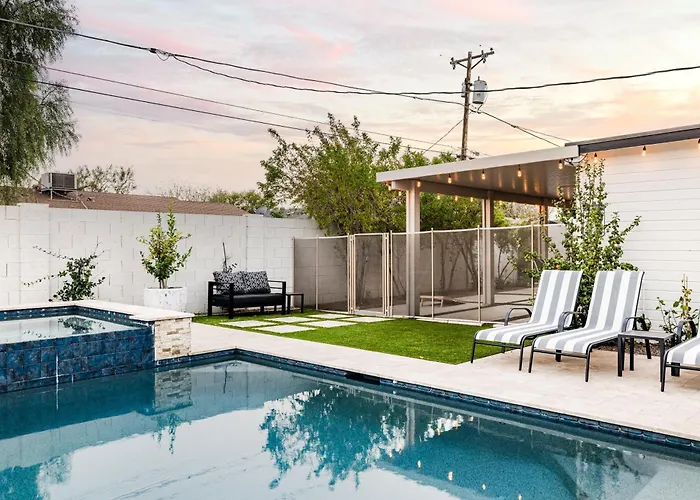 Moody Modern Desert Retreat - Backyard Bliss Awaits * Scottsdale