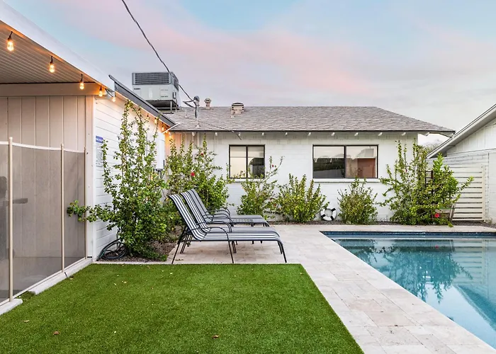 Moody Modern Desert Retreat - Backyard Bliss Awaits