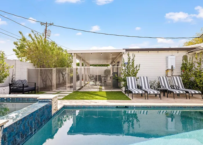 Moody Modern Desert Retreat - Backyard Bliss Awaits *