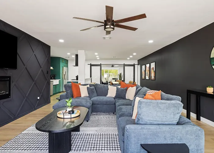 Moody Modern Desert Retreat - Backyard Bliss Awaits * Scottsdale